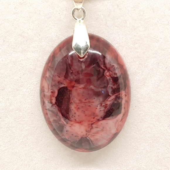 Necklace Oval Crimson and White Marbled Resin - Picture 5 of 5